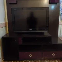 تلوزیون و میز تلوزیون