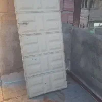 یک عدد در انباری یا راه پله بدون چارچوب