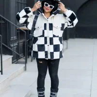 فروشنده خانم