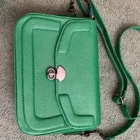 کیف سردوشی سبز