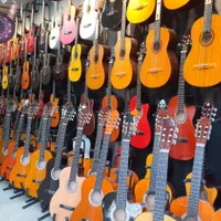 گیتار یاماها c70 و c40