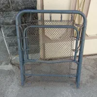 تخت تاشو یکنفره فلزی فنری قدیمی عتیقه محکم درحدنو|تخت و سرویس خواب|اصفهان, شیخ اشراق|دیوار