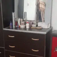 دراور سالم فروشی بااینه بزرگ