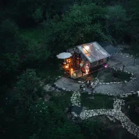 کلبه جنگلی سواکوه لفور|اجارهٔ کوتاه‌مدت ویلا و باغ|آلاشت, |دیوار