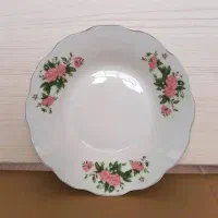 بشقاب گل سرخ