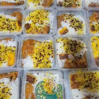 کارگر ساده کار در تهیه غذا