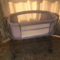 گهواره برقی موزیکال برند ماستلا کنار تخت مادر|تخت و صندلی بچه|تهران, هروی|دیوار