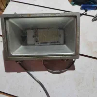 پروژکتور ۱۰۰ وات