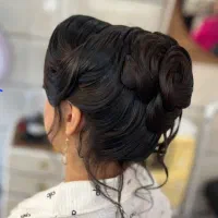 رنگ مو کاشت مژه میکاپ شینیون با تخفیف ویژه