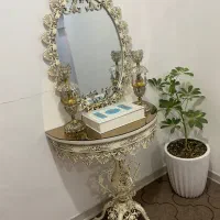 اینه و شمعدان فلزی