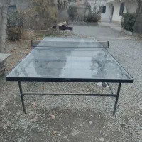 میز پینگ‌‌ پنگ شیشه‌ای