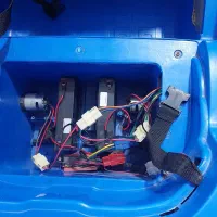 یک عدد ماشین شارزی احتیاج  به سرویس کوچک داره|اسباب‌بازی بچه|نسیم‌شهر, |دیوار