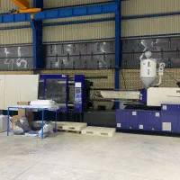 کارگرخانم  تزریق پلاستیک