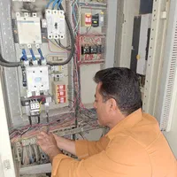 برق کار  ساختمان وتعمیرات و.تعمیرات برق سه فاز|خدمات پیشه و مهارت|شیراز, باغ تخت|دیوار