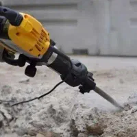 تخریب دیوار و حفر چاه و چاله