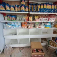 قفسه حبوبات وشکلات