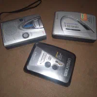 واکمن سونی و رادیو جیبی قدیمی