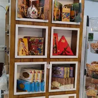 دکوراسیون داخلی مغازه آجیل فروشی