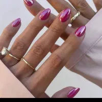 ناخن کار حرفه ای با مشتری فعال