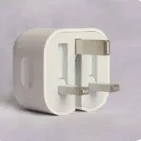 یکصد عدد شارژر گوشی آیفون‌ و سامسونگ