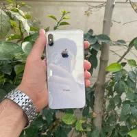 زیرخاکی. iPhone xs max ZA