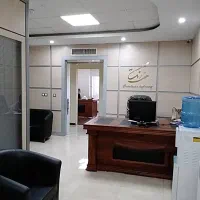 حسابدار خانم مسلط به نرم افزار هلو و سپیدار