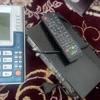 دوعدد تلفن رو میزی و یک عدد دیجیتال سالم