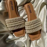 دمپایی مدل ملودی عمده کفش کتونی صندل