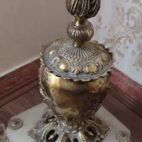 آباژور برنجی سنگین وزن  با بیش از یکصد سال قدمت