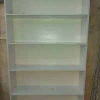 کتابخانه. قفسه