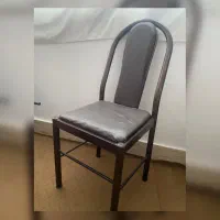 ۳عدد صندلی فلزی کاملا نو و تمیز