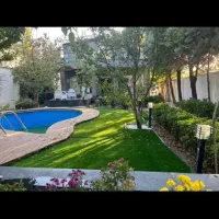 باغ ۵۰۰ متر، بنا ۱۶۰ متر، چمن|اجارهٔ کوتاه‌مدت ویلا و باغ|کرج, چمن|دیوار