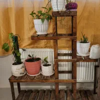 استند گلدان چوبی محکم و مقاوم