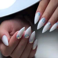 خدمات تخصصی ناخن تخفیف پاییزی