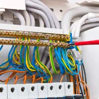 برقکار ساختمان و plc صنعتی vip صورت 24 ساعته