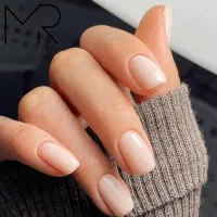 خدمات کاشت ناخن