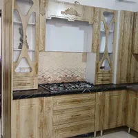 کابینت رنگ چوب با صفحه مشکی آیسان ۲۸۸