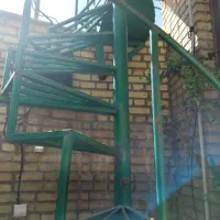 راه پله فلزی گرد