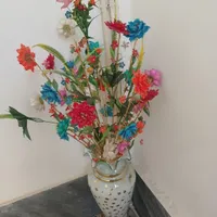گل و گلدان شیشهی