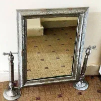 یک عدد سماور و آینه
