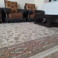 مبل به همراه میز و گل میز