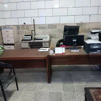 میز اداری به همراه صندلی سالم و تمیز