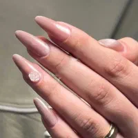 کاشت لمینت و ژلیش ناخن