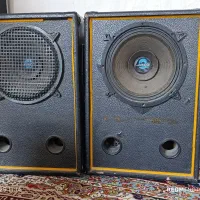 چهار عدد باند کارکرده و سه عدد میکروفن باکفیت