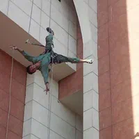 کار در ارتفاع با طناب (راپل)پیچ و رولپلاک سنگ نما