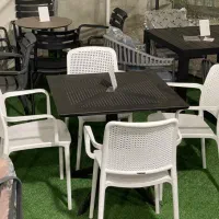 صندلی و میز پلاستیکی