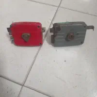 قفل در حیاط