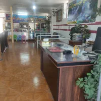 آشپز و یک سالن دار