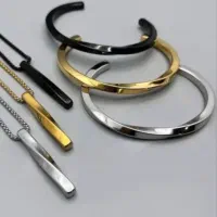 گردن بند و دست بند مردانه رنگ ثابت