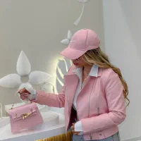 مدلینگ پوشاک زنانه